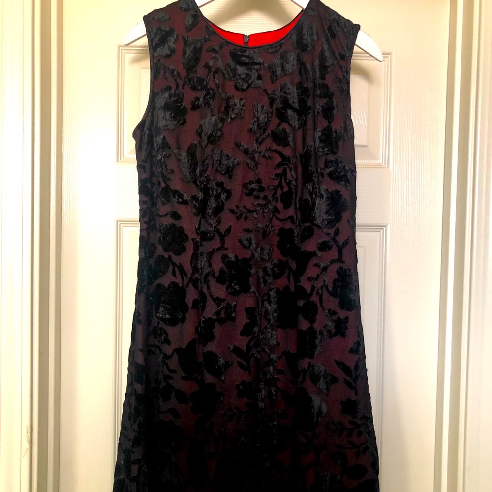 Floral velvet patterned dress